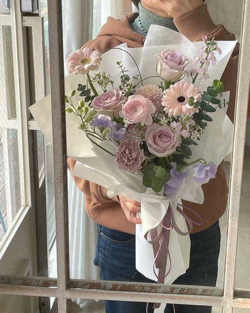 River Crest Soft workshop space where corporate flower arrangements are designed and prepared for business delivery